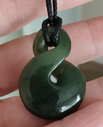 NZ Greenstone Small Twist #20