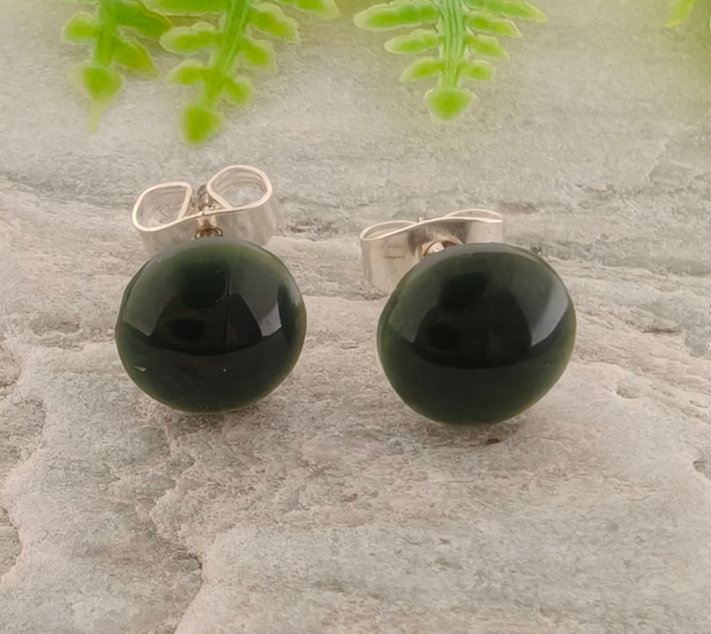 NZ Greenstone Small Circle Stud Earrings - 8mm
