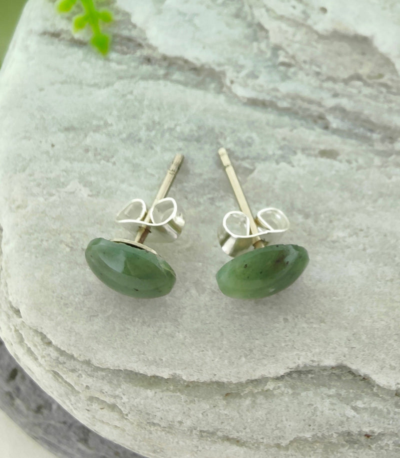 NZ Greenstone Small Circle Stud Earrings - 8mm