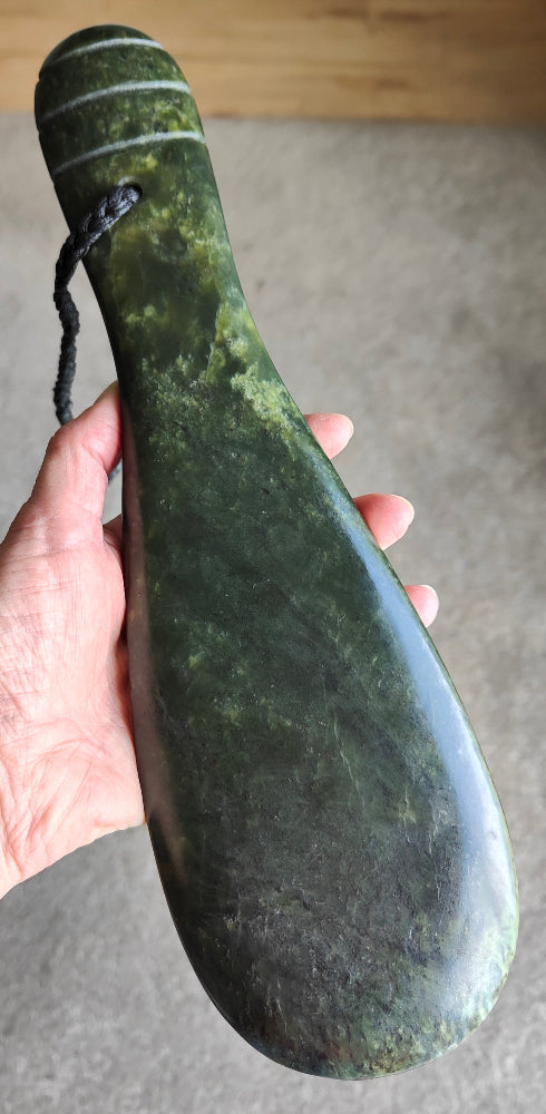 Medium Pounamu Mere 30.7cm Main image