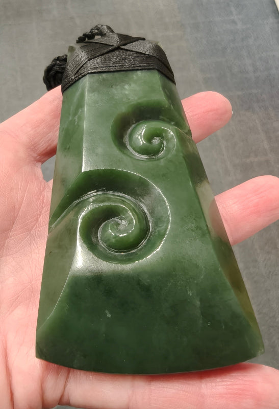 NZ Greenstone XL Toki With Double Koru 117mm #19 Secondary image