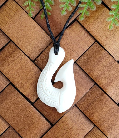 Small Hook Bone Carving Pendant #10
