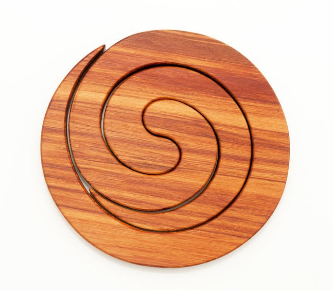 Rimu Wood Spiral Tablemat Main image